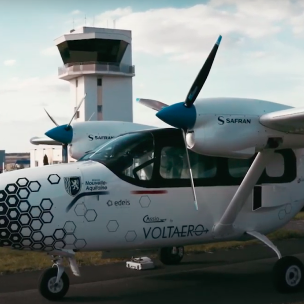 Tour de France Edeis Voltaero d'un avion hybride. Le grand départ