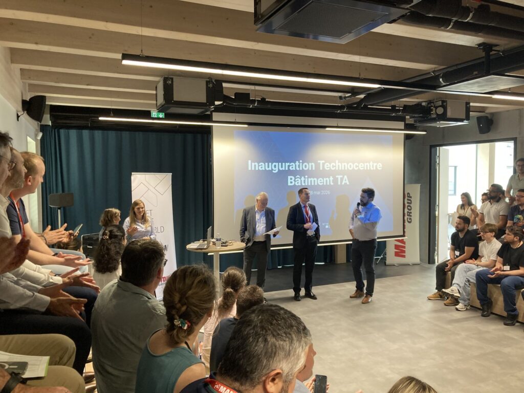 Présentation officielle d’un technocentre devant les invités